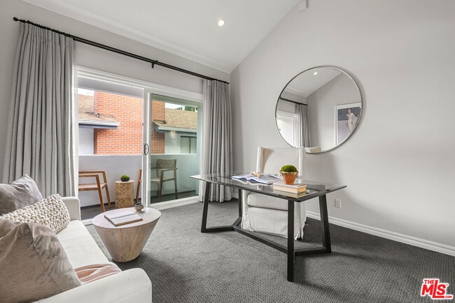 Building Photo - 830 17th St