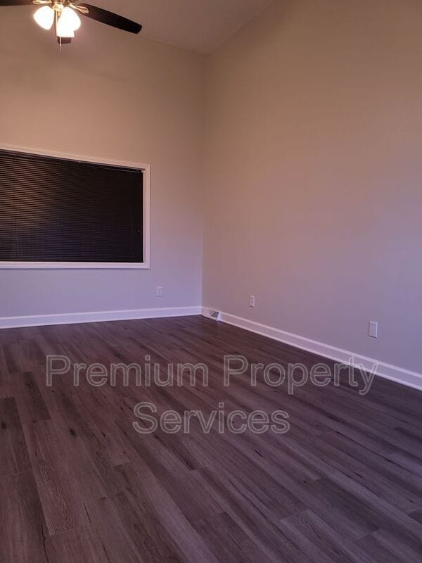 Building Photo - 2208 8th St