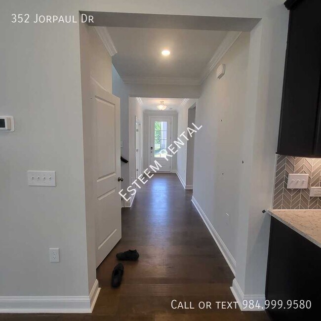 Building Photo - 352 Jorpaul Dr