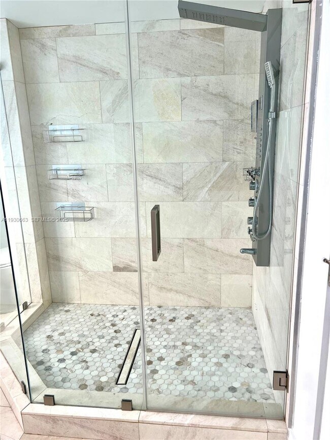 Building Photo - 2536 Flamingo Ln