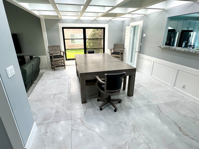 Building Photo - 709 Avenida Escandon