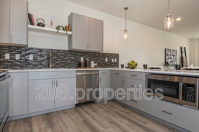 Building Photo - 486 E Violets Cv Ln