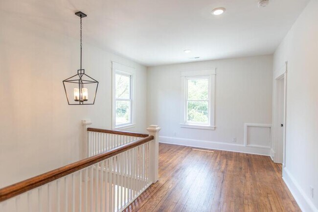 Building Photo - 208 N Guthrie Ave