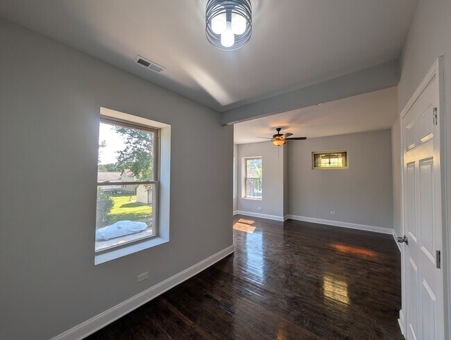 Building Photo - 148 W 117th St