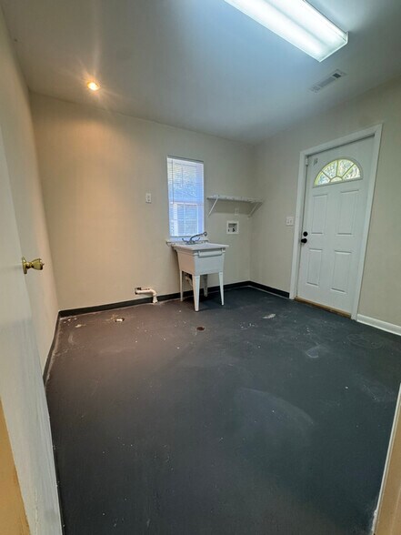 Building Photo - 620 Broad River Dr