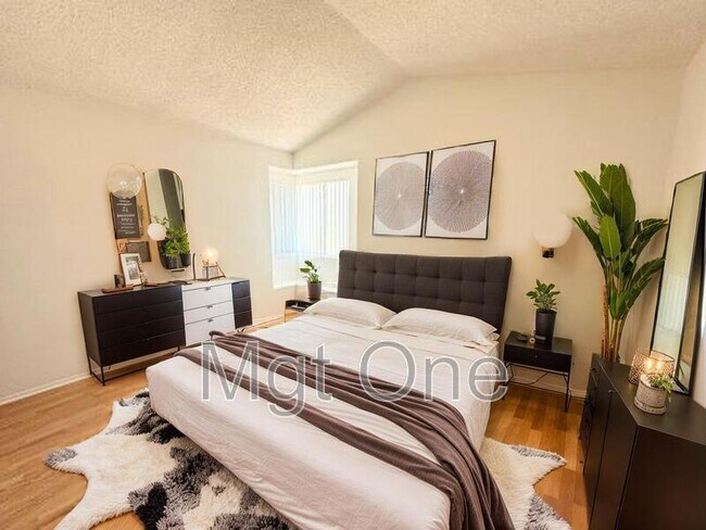 Building Photo - 25215 Morning Dove Way