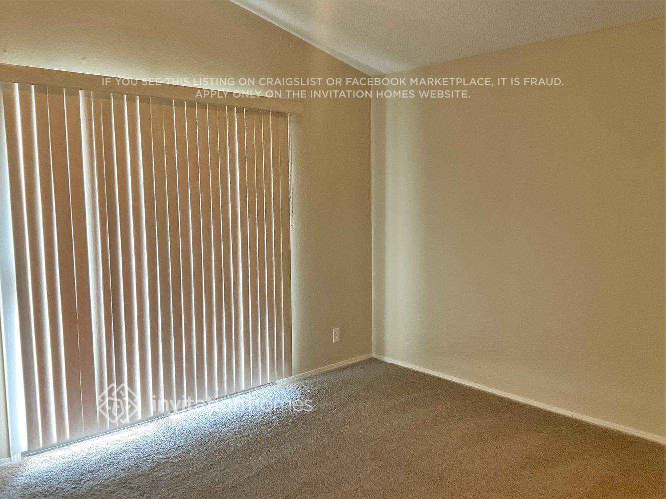 Building Photo - 921 S Val Vista Dr