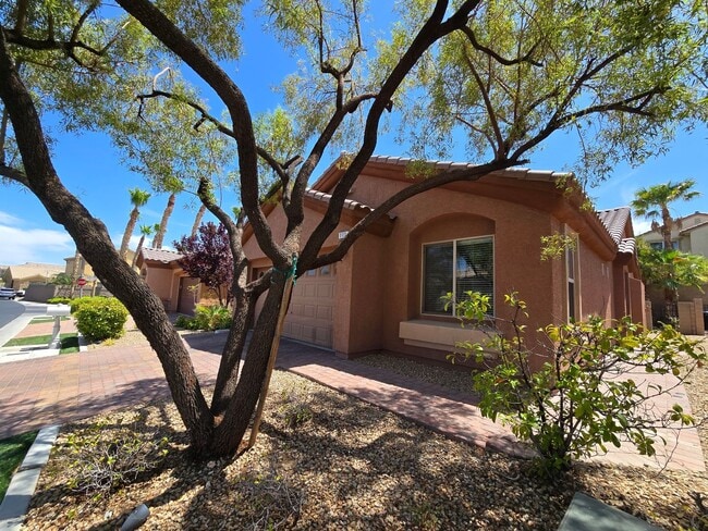 Building Photo - Rhodes Ranch Single Story Rental
