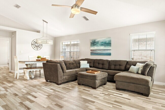 Building Photo - 75 Secret Harbor Dr