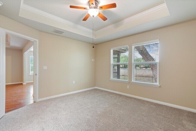 Building Photo - 510 Holiday Creek Ln