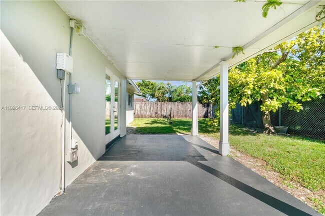 Building Photo - 8172 NW 67th Ave