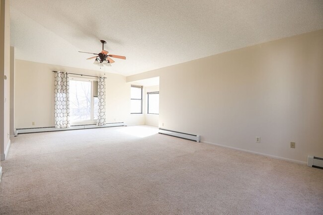 Building Photo - 3 bed, 1.5 bath house