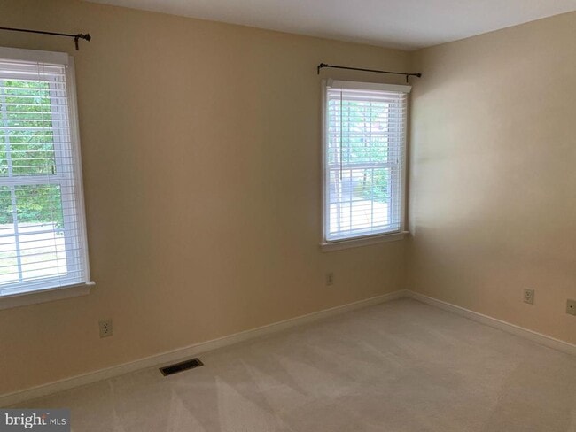 Building Photo - 2002 Admiral Dr