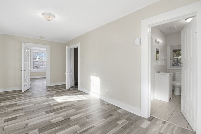 Building Photo - 1303 E 33rd St