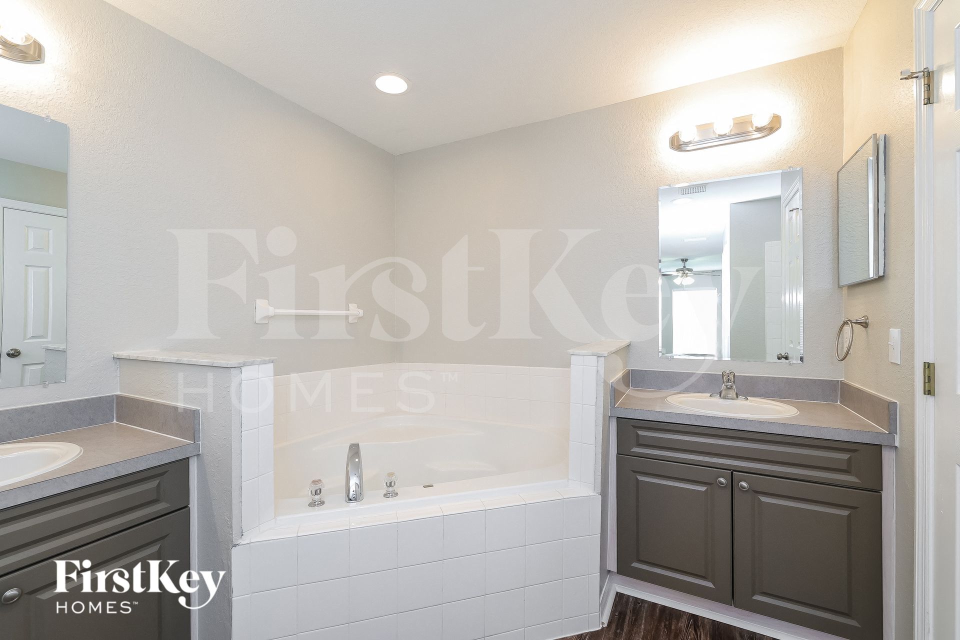 Building Photo - 1424 Teal Dr