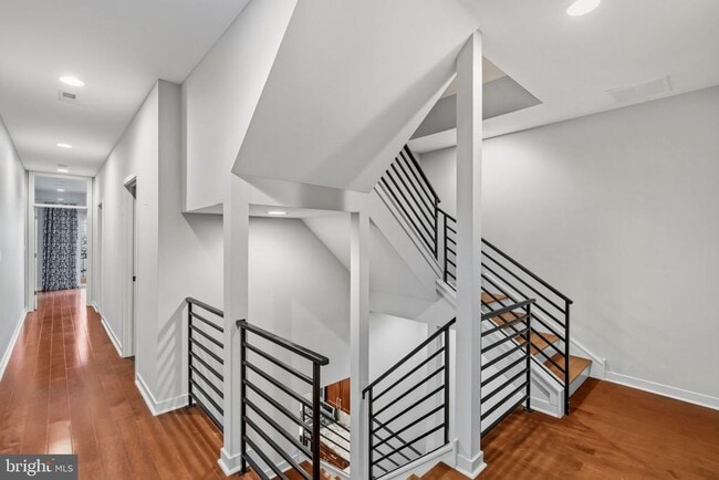 Building Photo - 765 S 15th St
