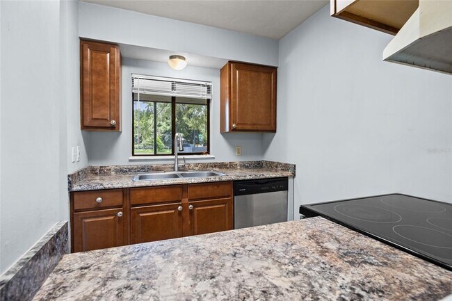 Building Photo - 611 SW 3rd St