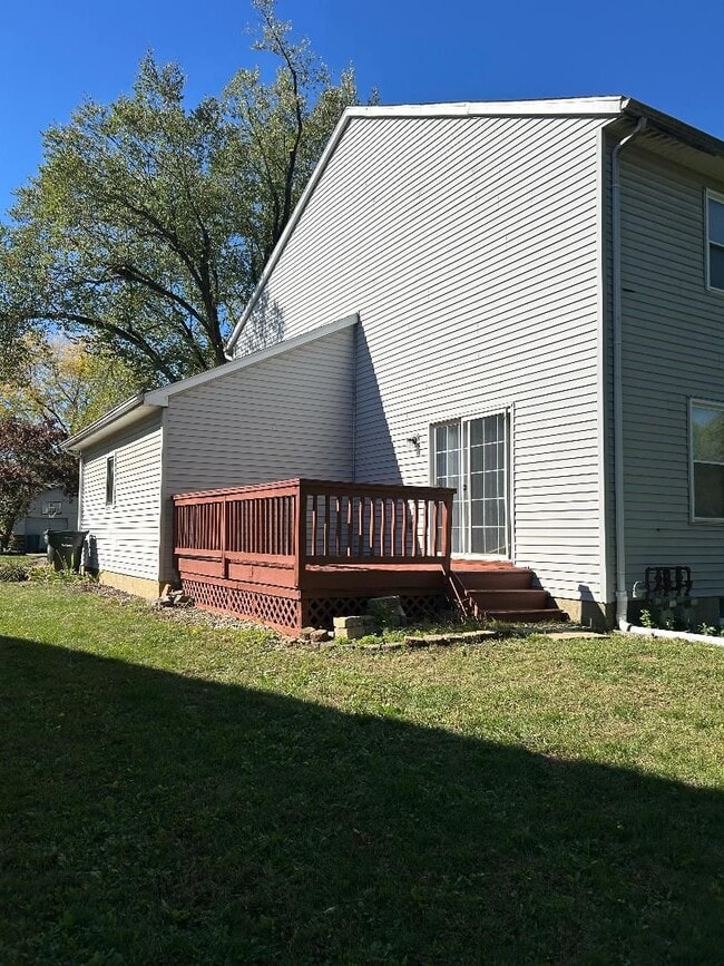 Building Photo - 3304-3306-3306 Kilwinning Pl