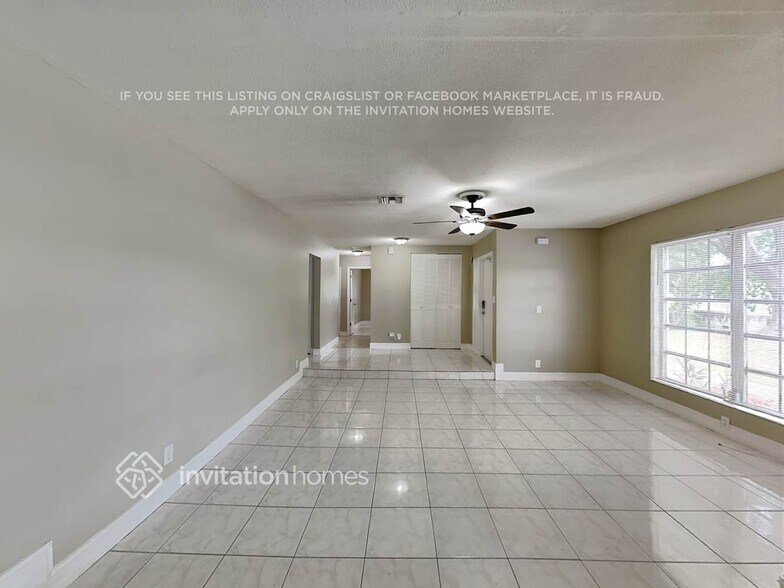 Building Photo - 341 SW 64th Ave