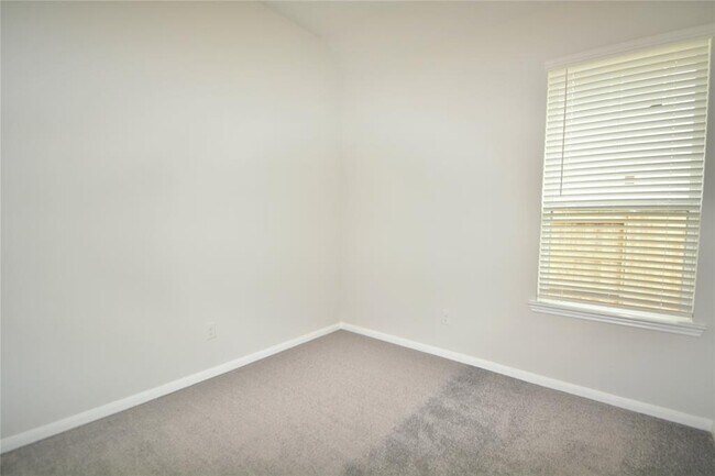 Building Photo - 6602 Canary Knl Ct