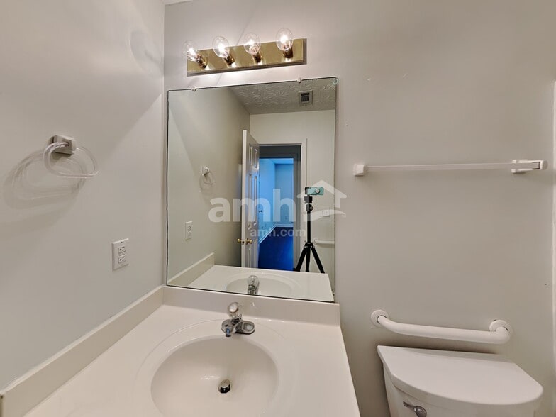 Building Photo - 951 Garden Oak Ct