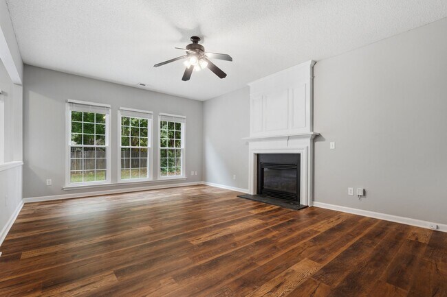 Building Photo - Freshly Renovated 4BR Home in Prime Apex Location - Move-In Ready!