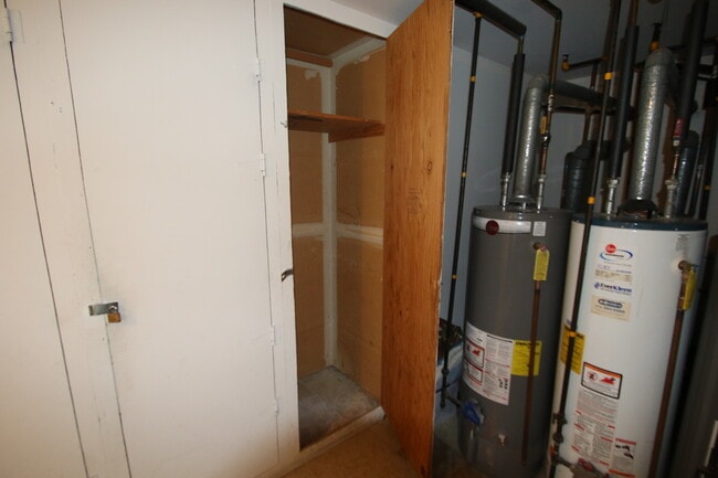Building Photo - 539 Ida Ct