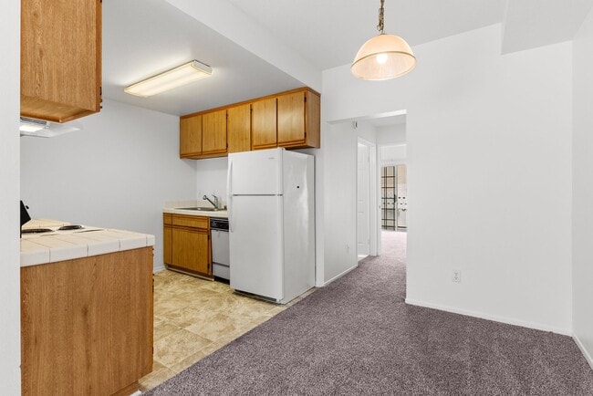 Primary Photo - 3485 Linden Ave