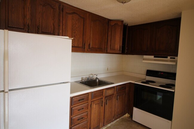 Building Photo - 318 Nesmith St