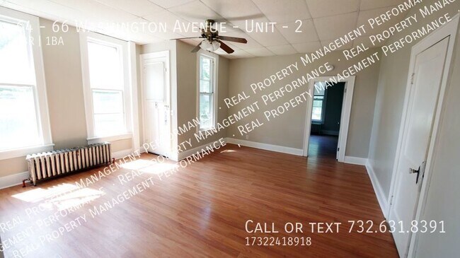 Building Photo - Very Large 1 Bedroom 1 Bath 1st floor apar...