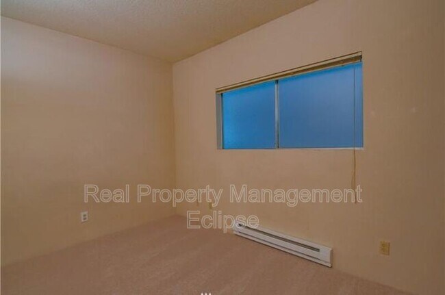 Building Photo - 14517 NE 40th St