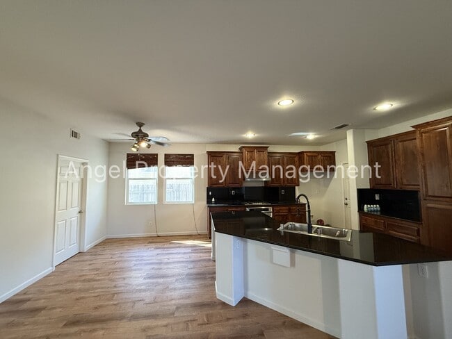 Building Photo - 3055 Brunnet Ln