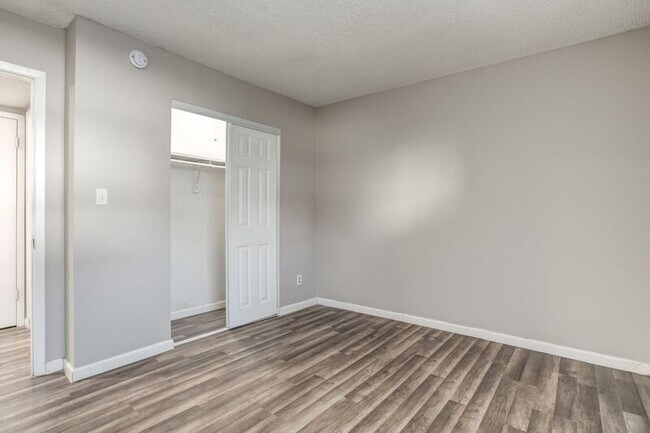 Building Photo - 3307 Wood Ave