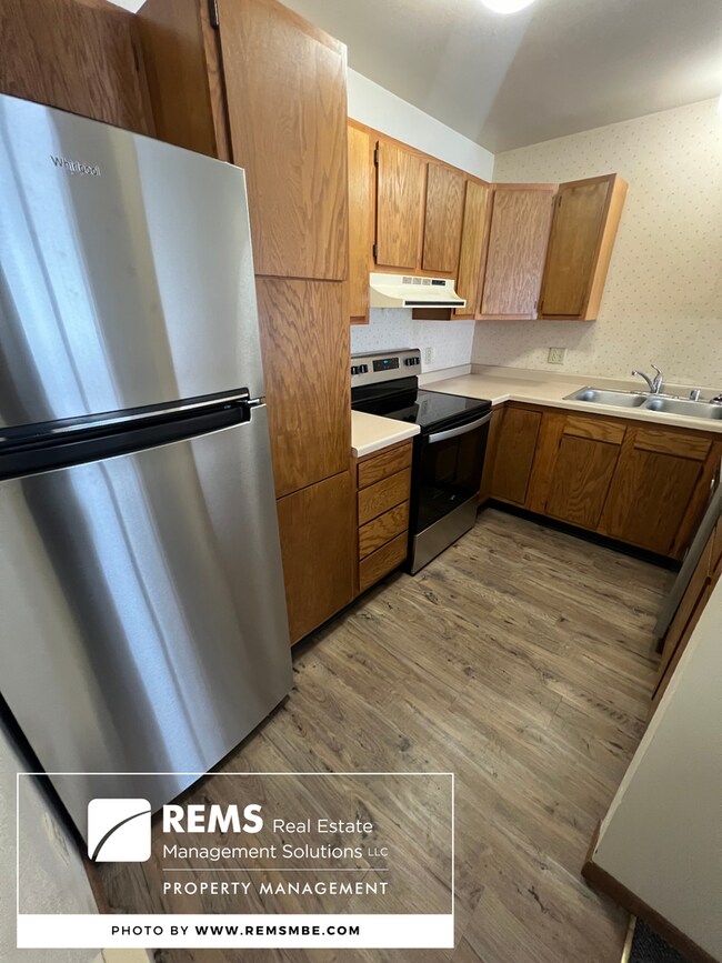 Building Photo - 503 7th St