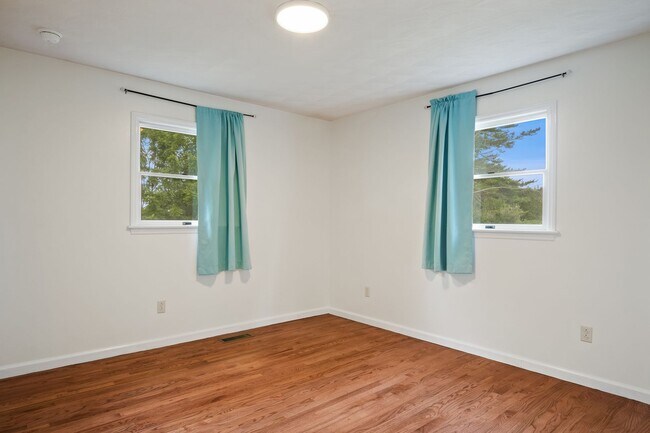 Building Photo - 1602 Westover Dr