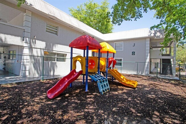 Building Photo - 17255 SW 95th Ave