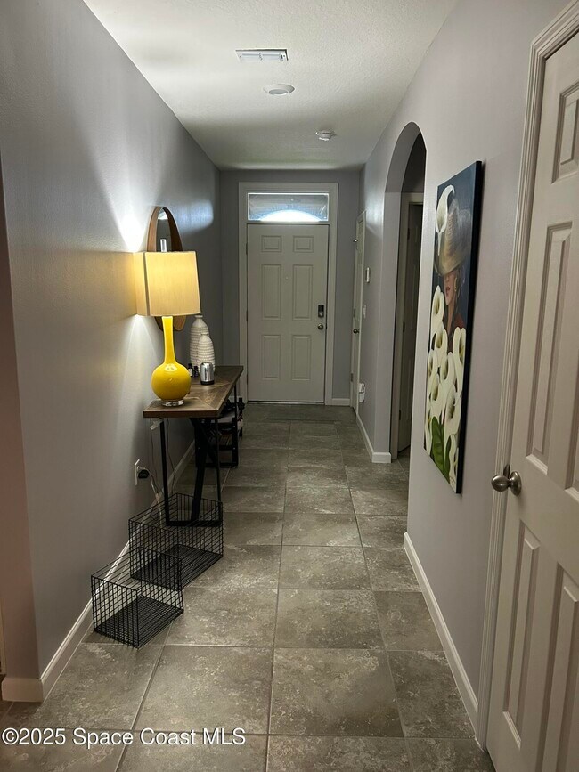 Building Photo - 165 Sorrento Dr