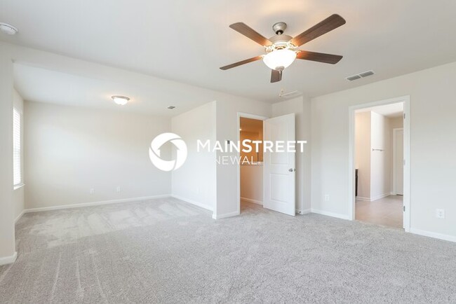 Building Photo - 5808 Hackberry Ln