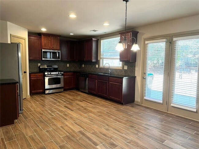 Building Photo - 3238 Sag Harbor Ct NE
