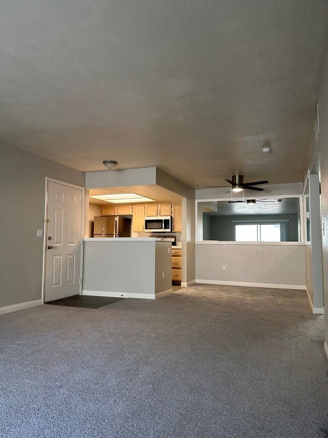 Building Photo - Gorgeous Upstairs 1 Bedroom 1 Bathroom Con...