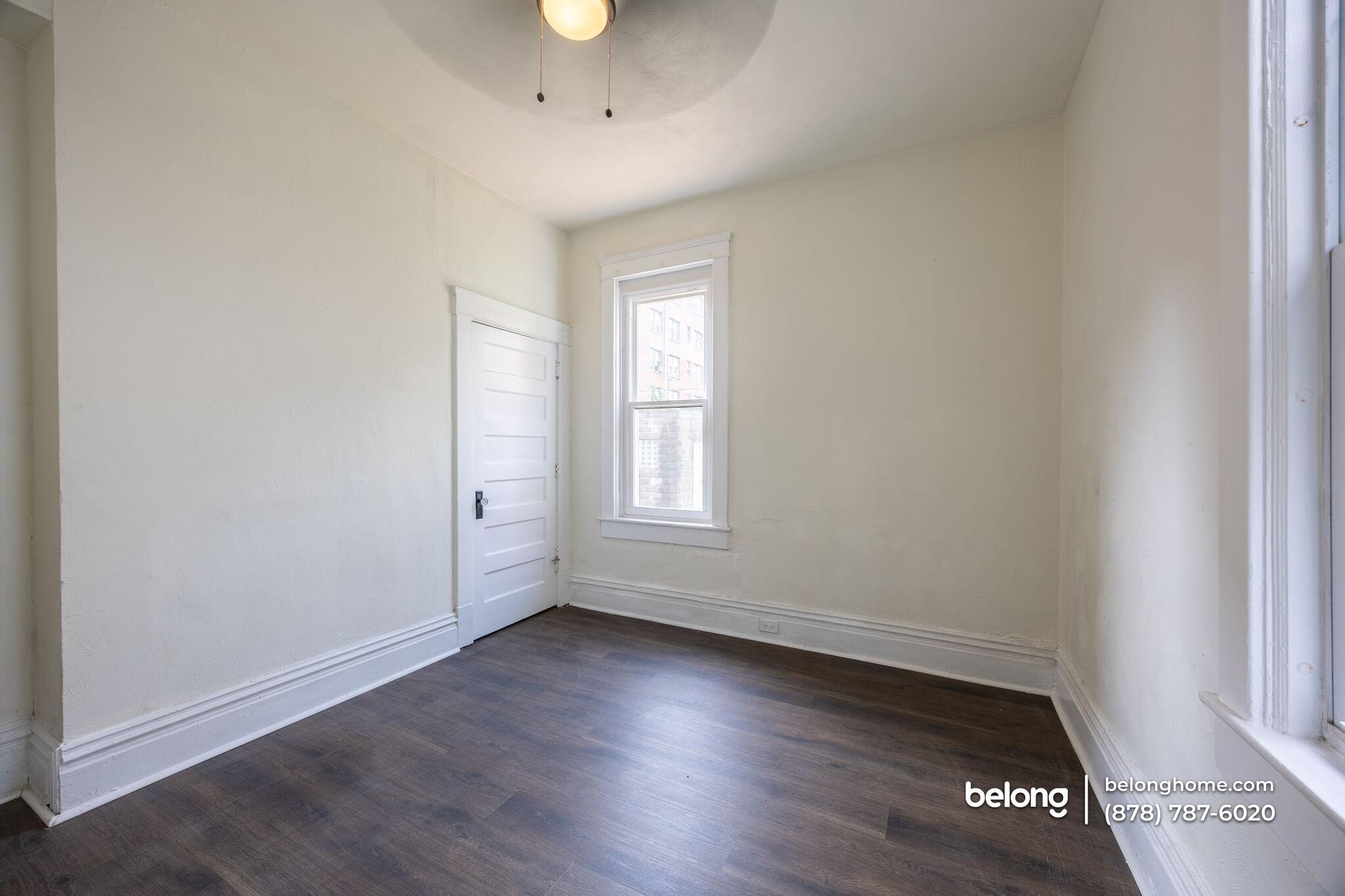 Building Photo - 508 E 9th Ave