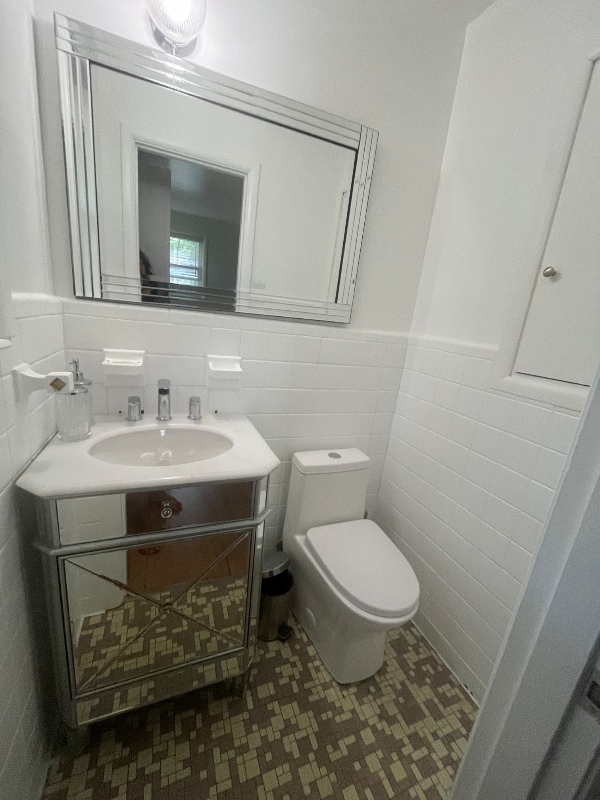 Building Photo - 3811 Idlewild Ave