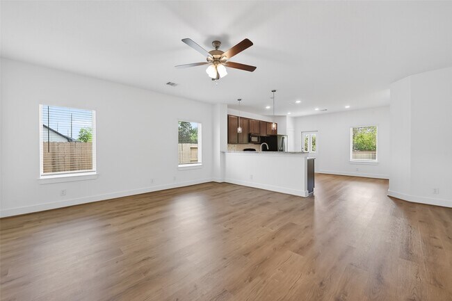 Building Photo - 4506 Blue Mountain Laurel St