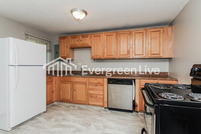 Building Photo - 5013 Tewksebury Dr