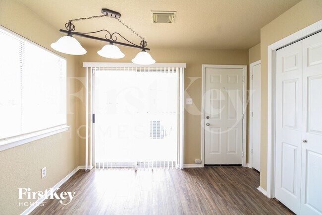 Building Photo - 1661 Nichole Woods Dr