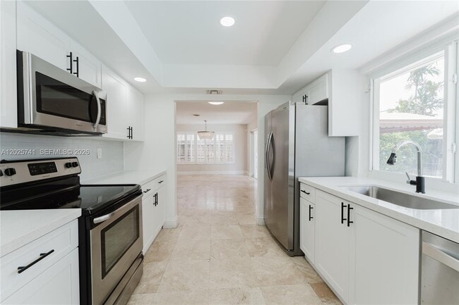 Building Photo - 2101 NE 63rd St