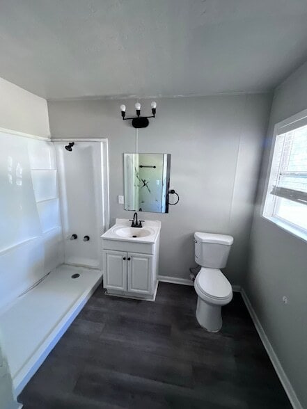 Building Photo - 5831 Belneath St