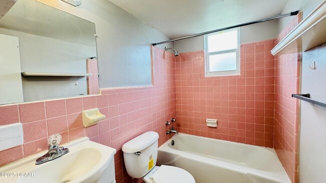 Building Photo - 732 N Halifax Ave