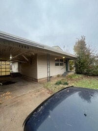 Building Photo - 1202 E 4th Ave