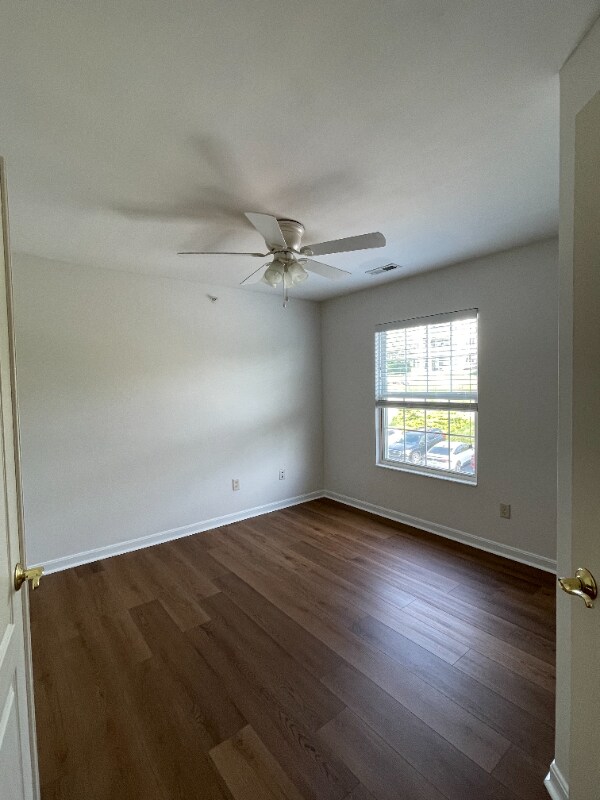 Building Photo - 301 Skyview Ct